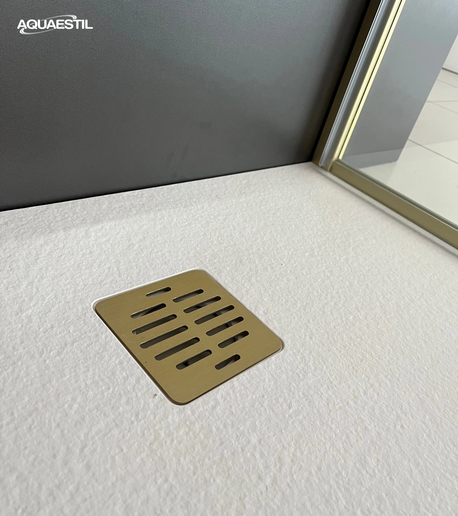 Stone - Option für goldene Siphonabdeckung