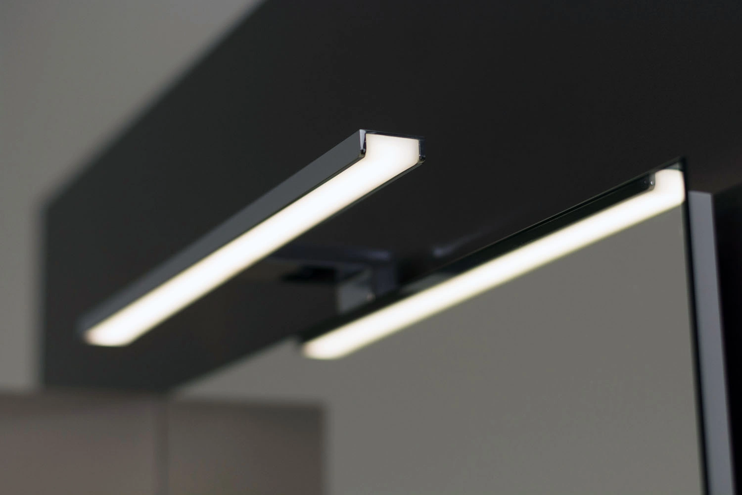 LINEA LED lamp - chrome