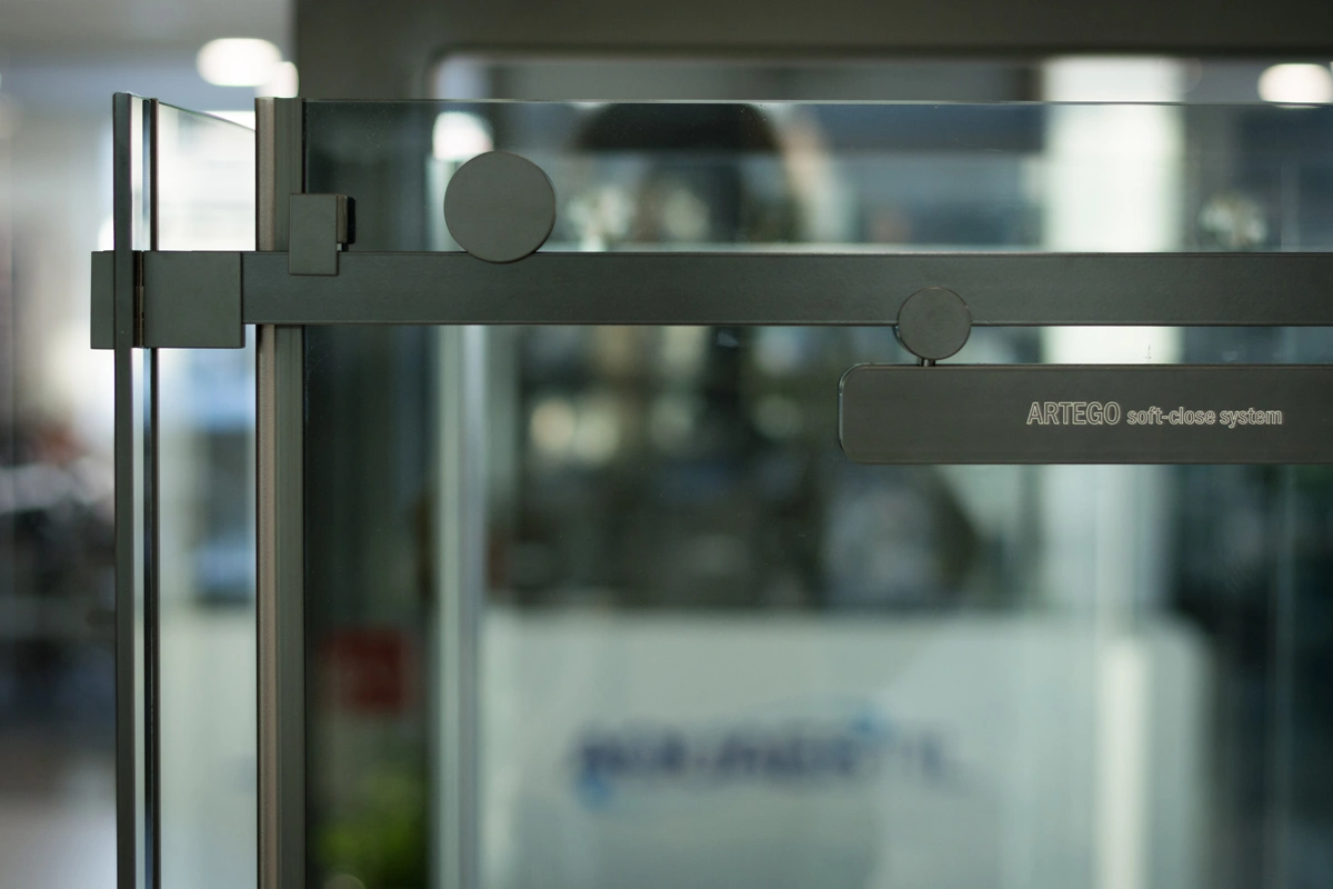 Artego / black profiles / gray glass